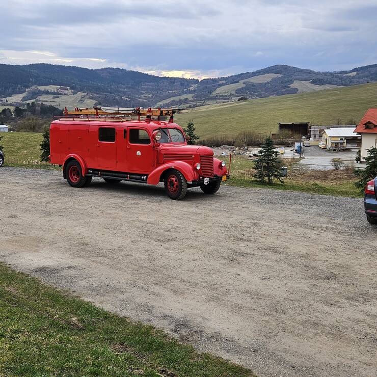 1954 Praga RN hasičská skriňa